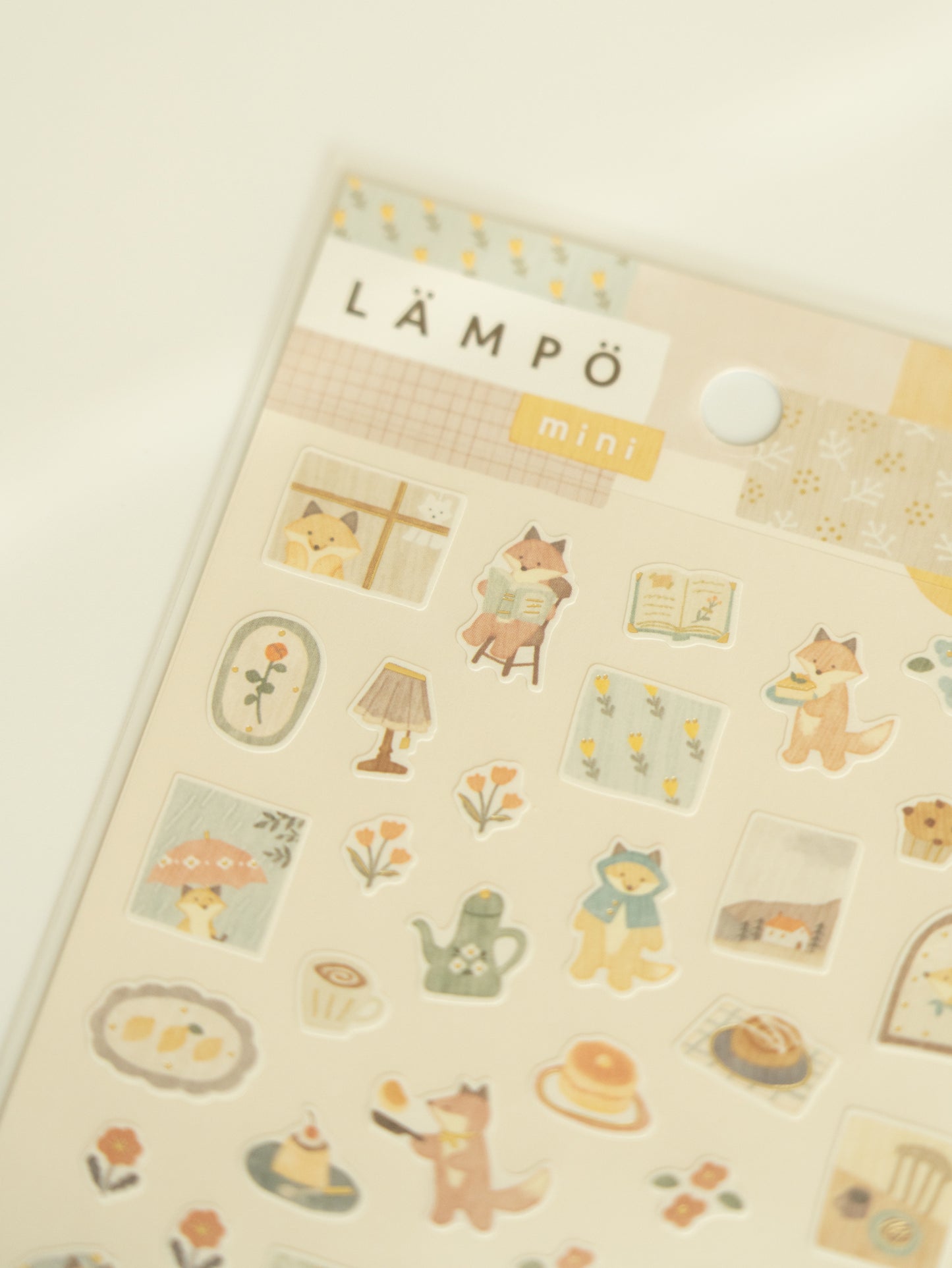 Mind Wave Lämpö Mini Sticker Sheet: Fox and Rain
