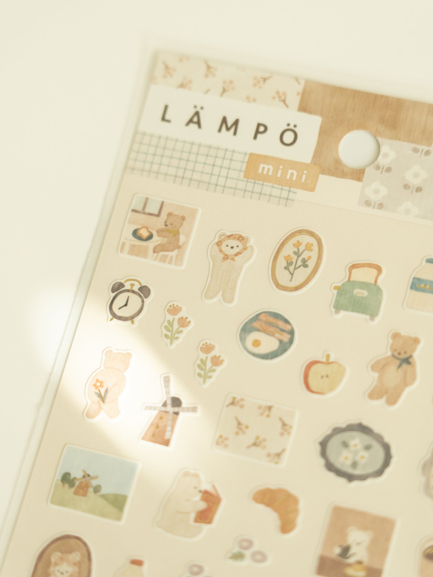 Mind Wave Lämpö Mini Sticker Sheet: Bear and Morning